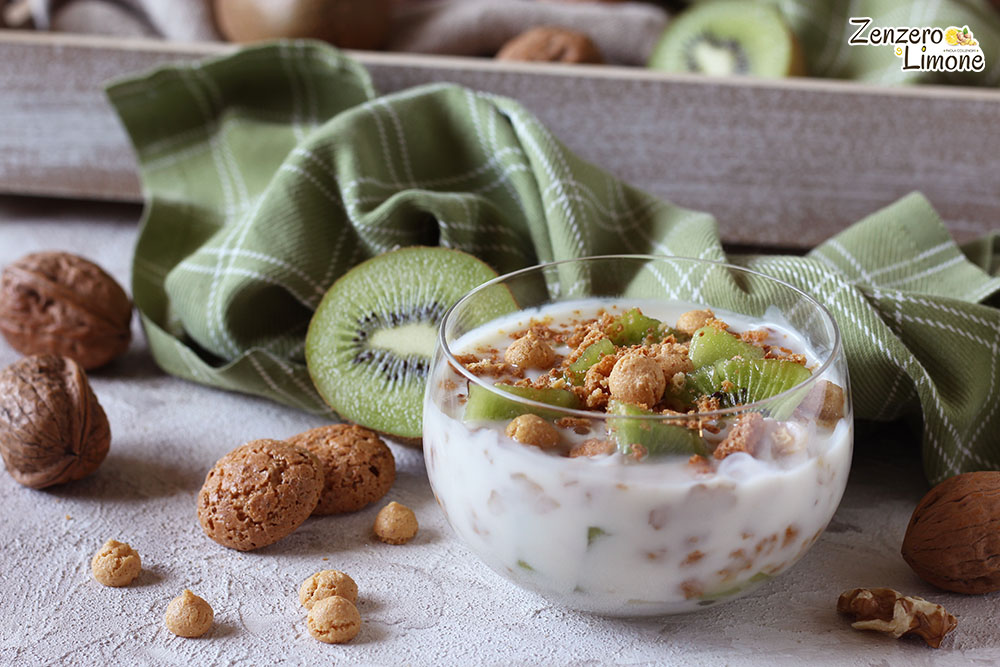 coppa allo yogurt con kiwi