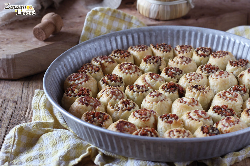 Torta salata doppio gusto a nido d'ape