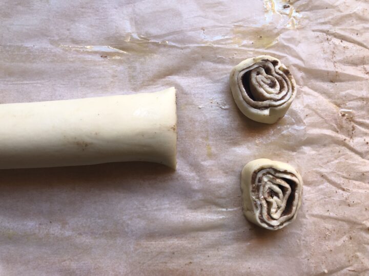 sfogliette con pâté di olive - taglio