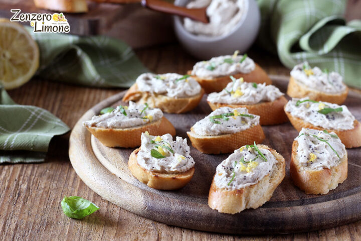 crostini con mousse di tonno