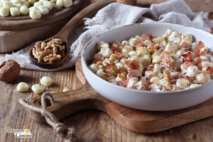 Gnocchetti cremosi con speck croccante