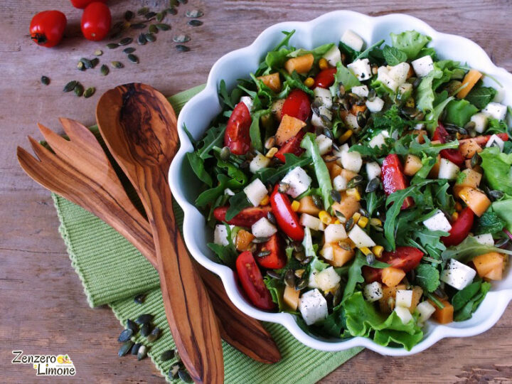 Insalata mista a colori