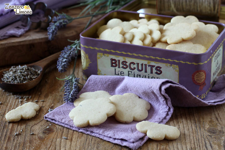 Biscotti alla lavanda