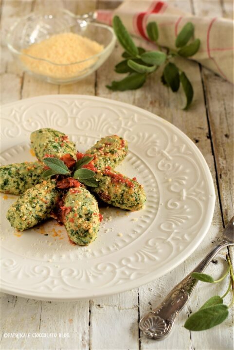 Gnudi ricotta e spinaci al pomodoro