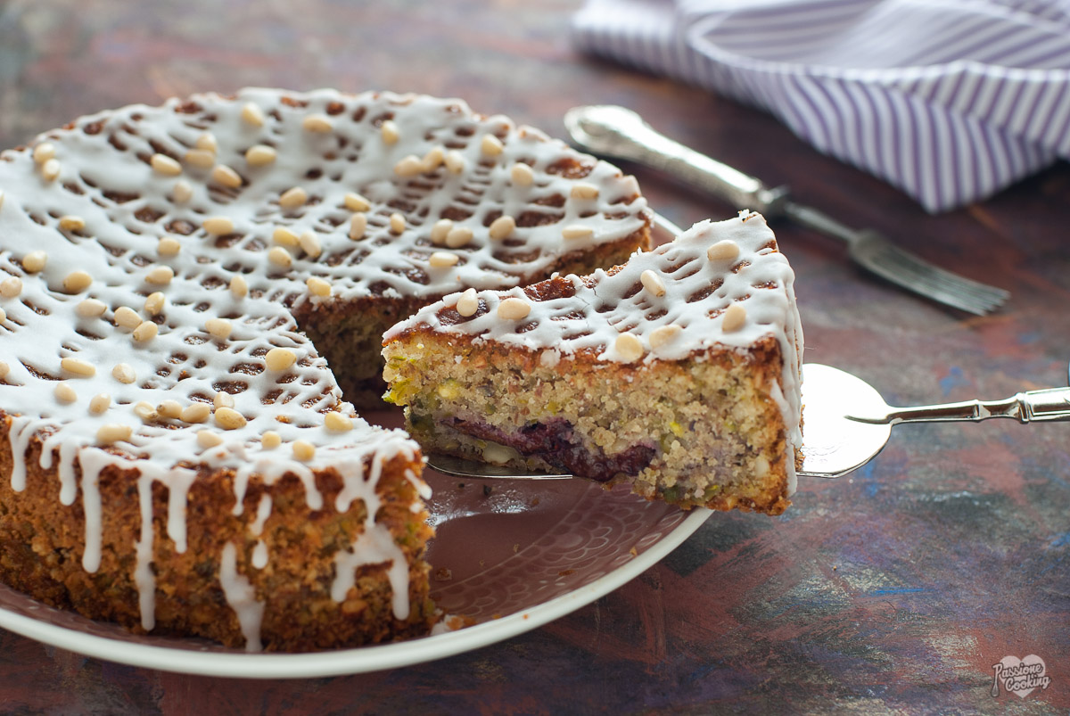 Torta con pistacchi e prugne - morbidissima - PassioneCooking