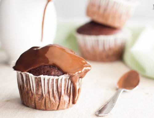 Muffin soffici al cioccolato e barbabietola