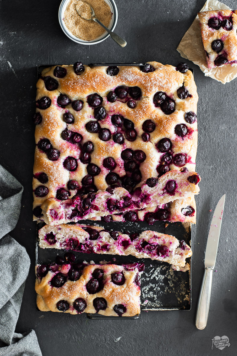 Focaccia dolce all'uva fragola