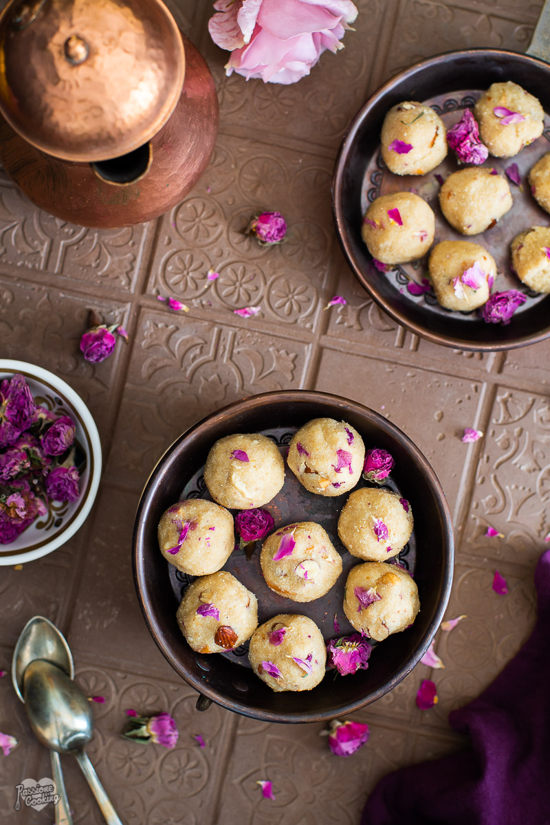 Rava laddu - dolcetti indiani al semolino e noci