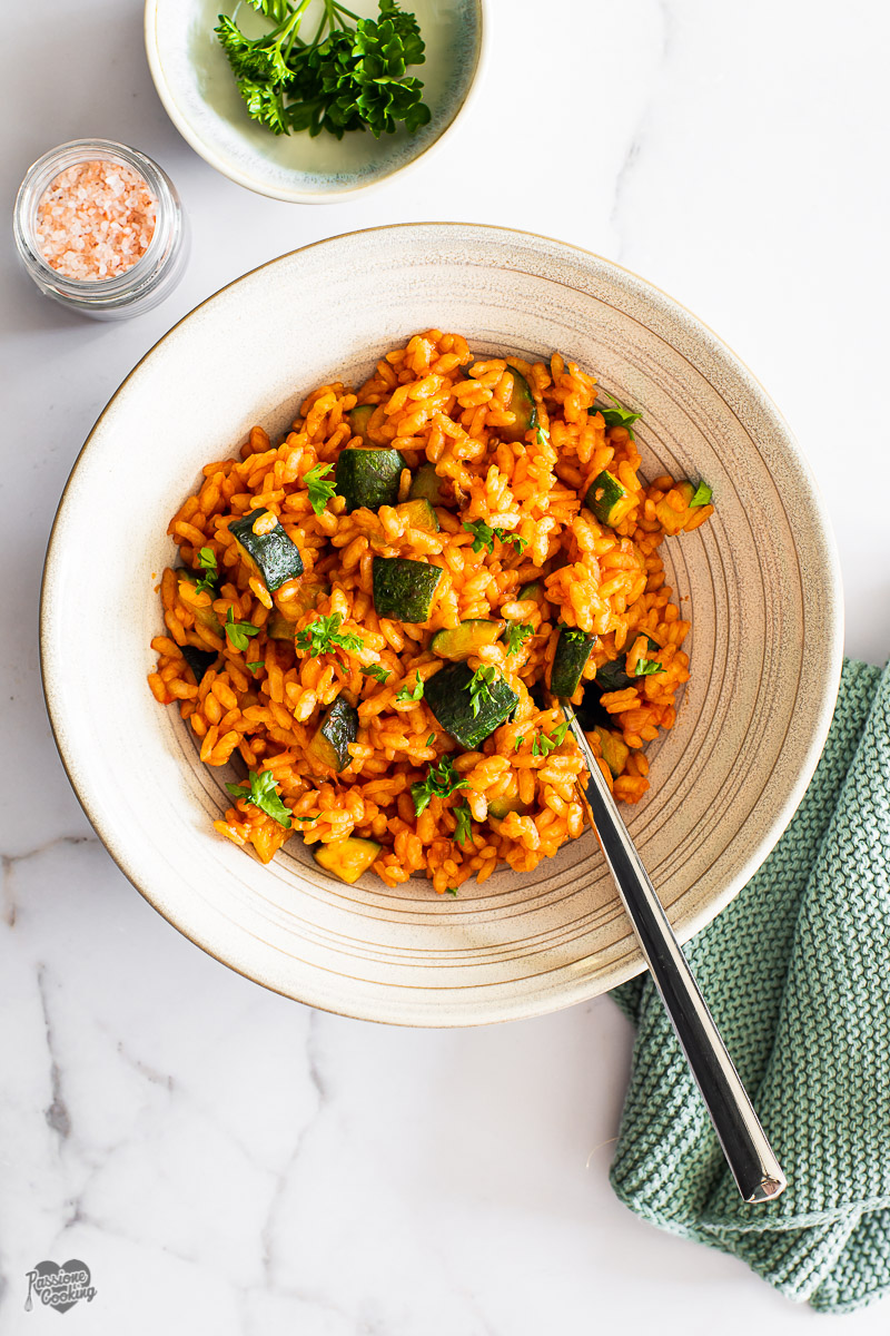 Riso con zucchine e pomodoro