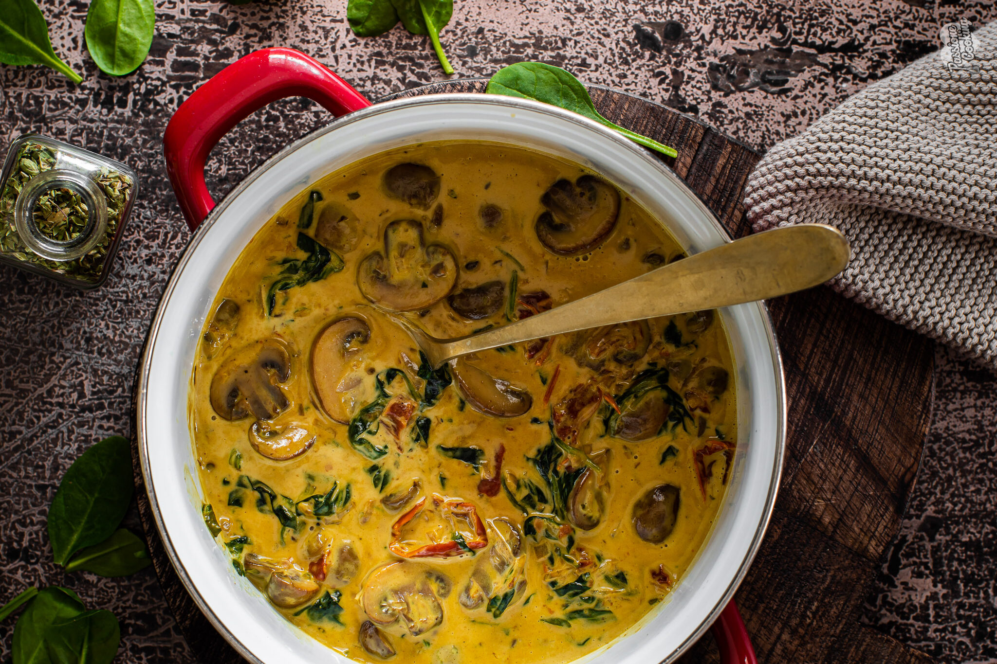 Funghi champignon in salsa