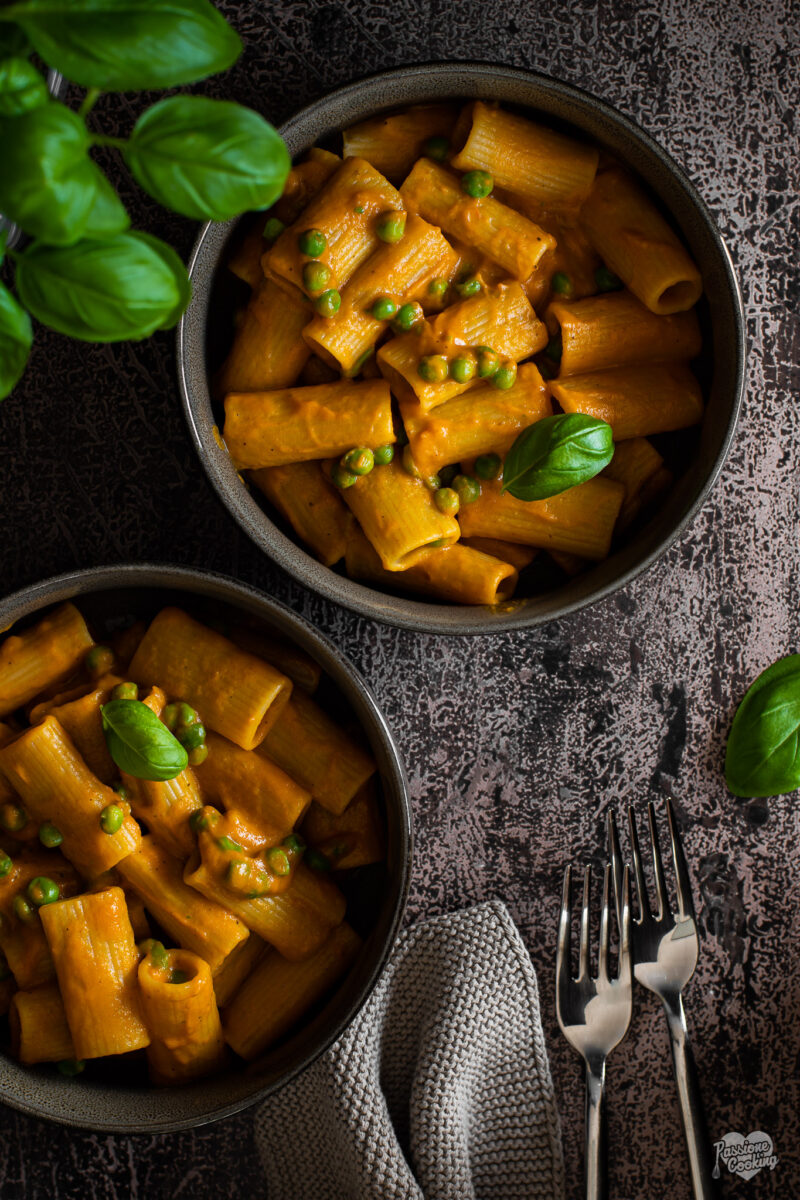Pasta con sugo di peperoni