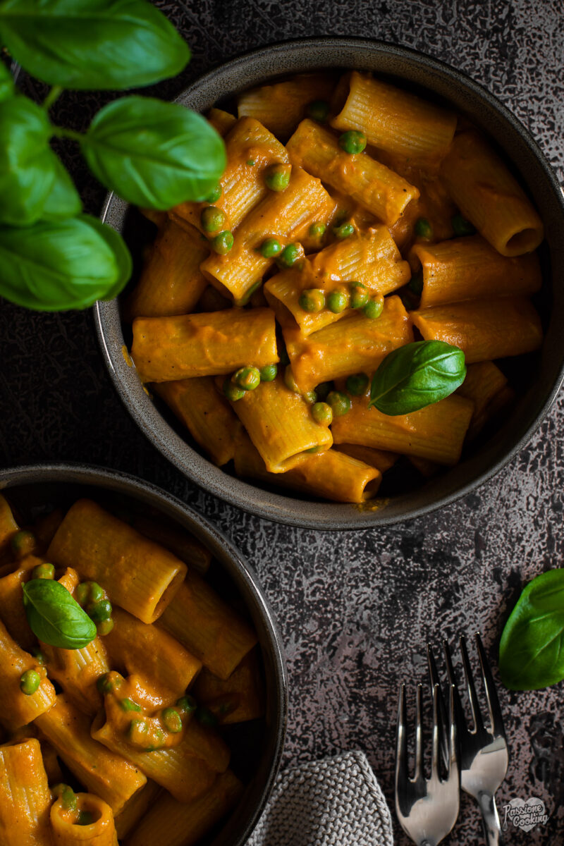 Pasta con sugo di peperoni