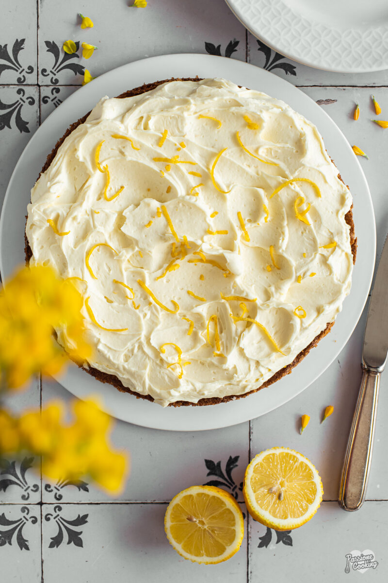 Torta di mandorle con crema al mascarpone