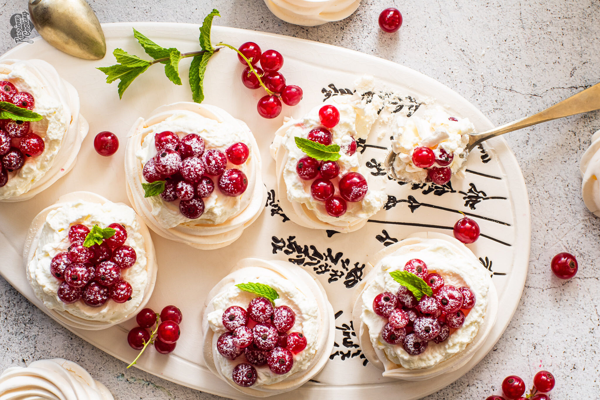 Mini pavlova con ribes