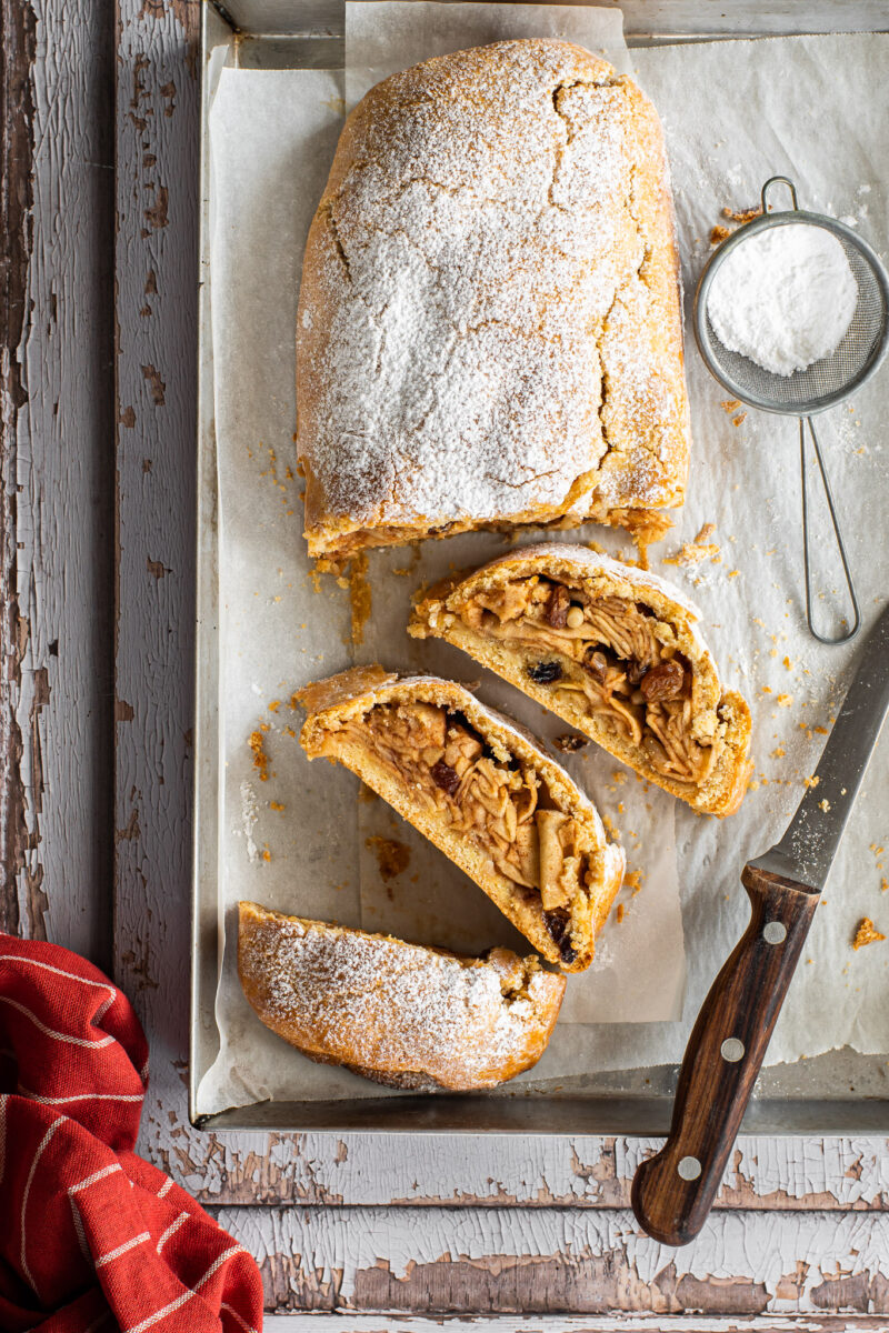 Strudel con pasta frolla al farro