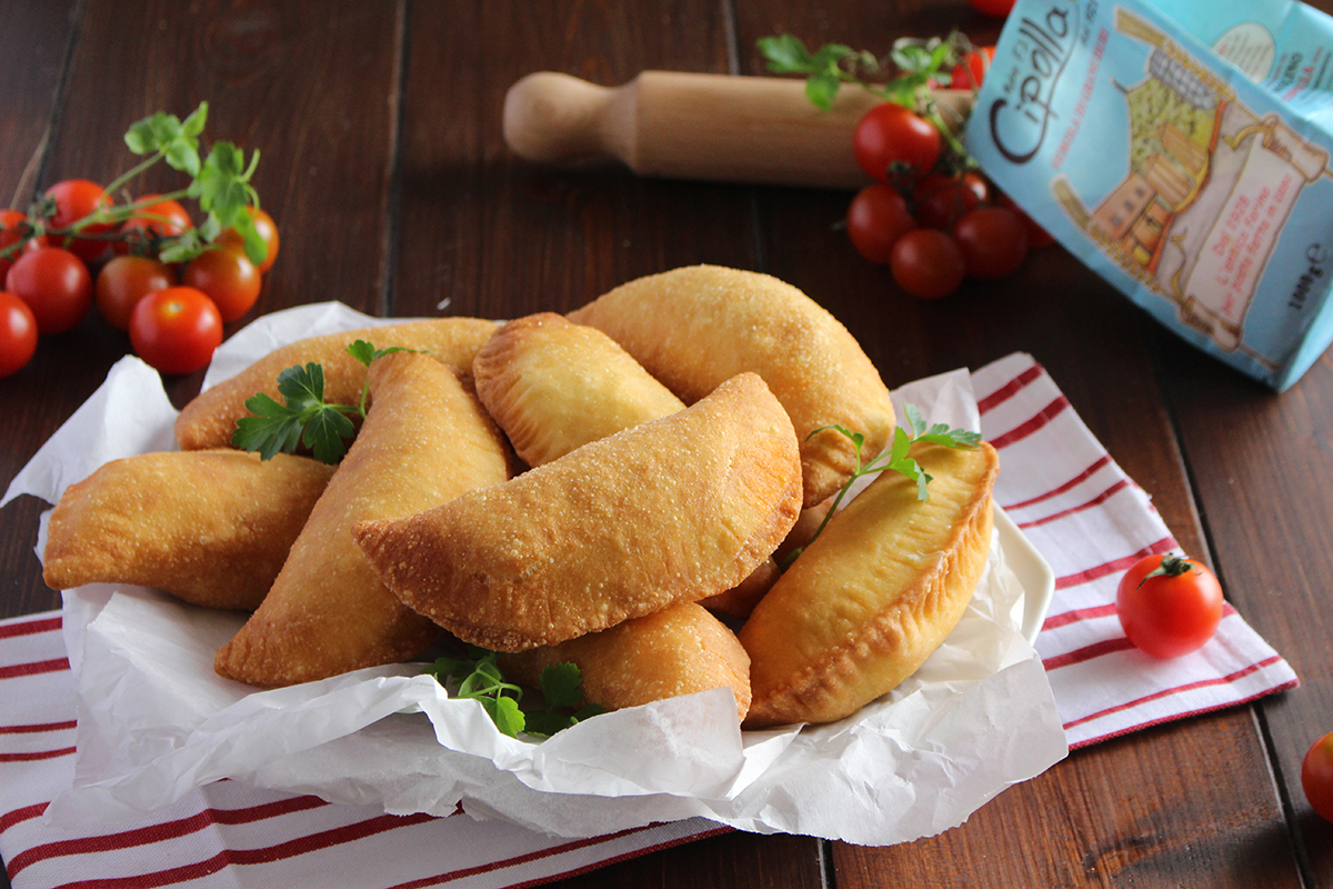 Panzerotti Fritti Ricetta Con Farina Di Semola Passione E Gusto