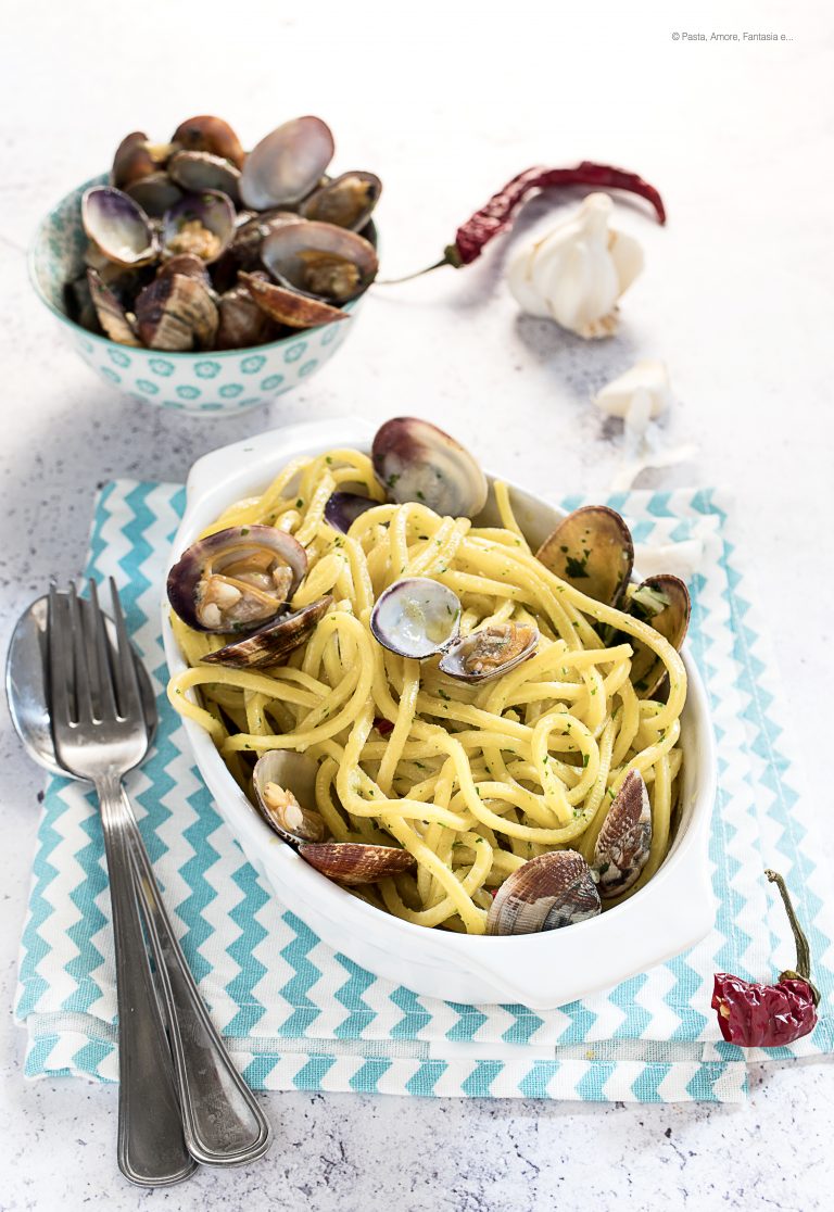 Spaghetti Alle Vongole In Bianco, Senza Pomodori E Cremosi