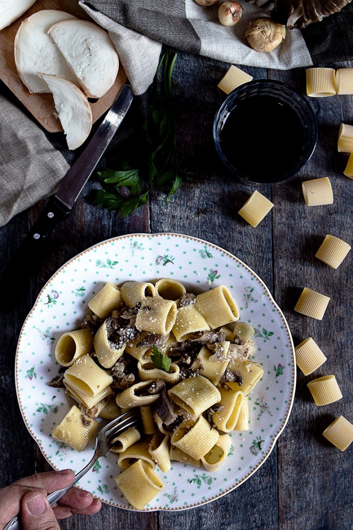 Pasta con Funghi e Scamorza Affumicata