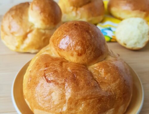 Brioche col Tuppo (A’ Brioscia Cu’ Tuppu)