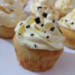 Muffin ricotta, cioccolato bianco e limone