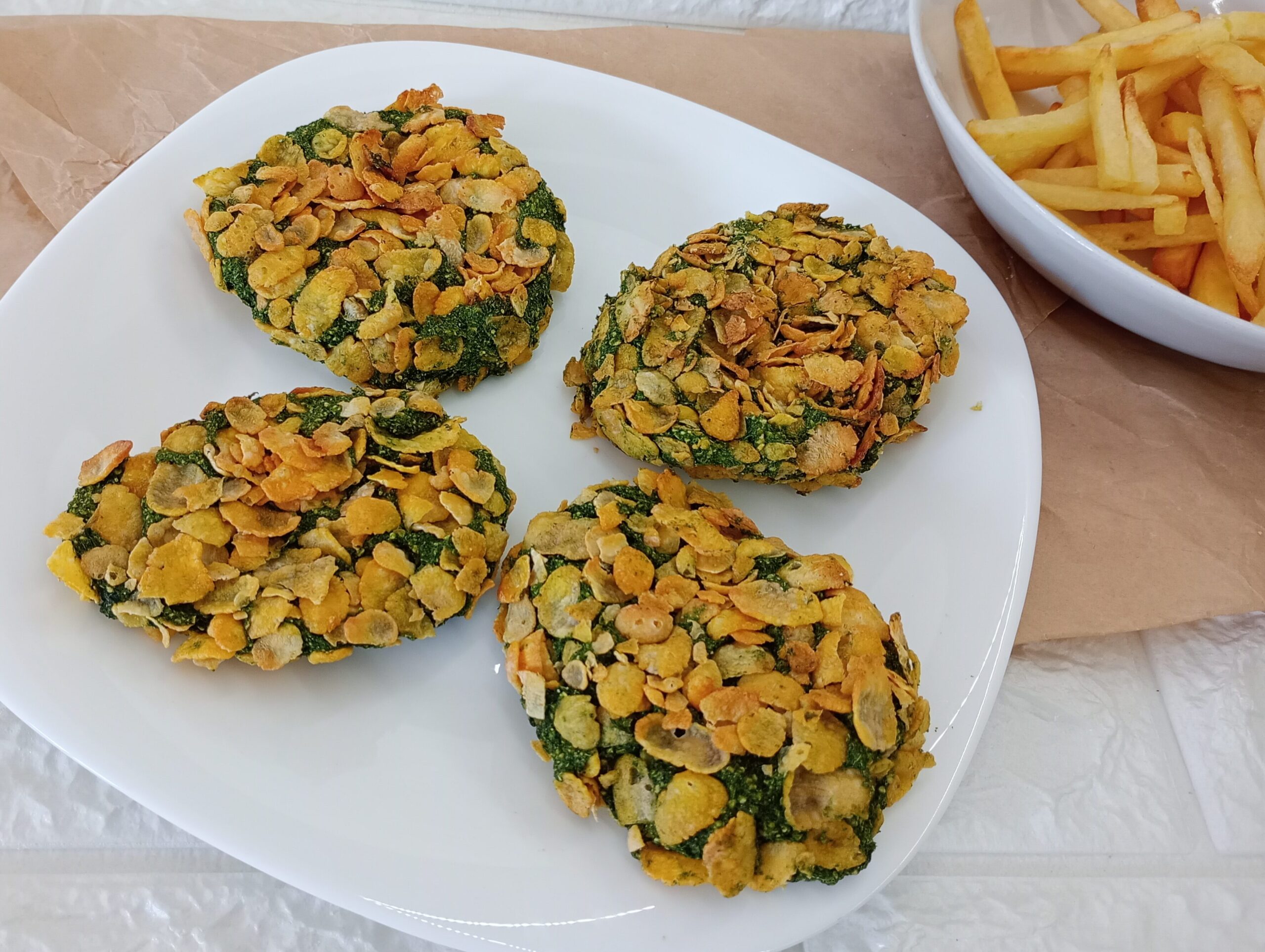 Oggi condivido con voi queste cotolette di spinaci e ceci, una soluzione perfetta per chi, come me, adora le verdure e i legumi ma spesso deve rinunciarvi per problemi di digestione.