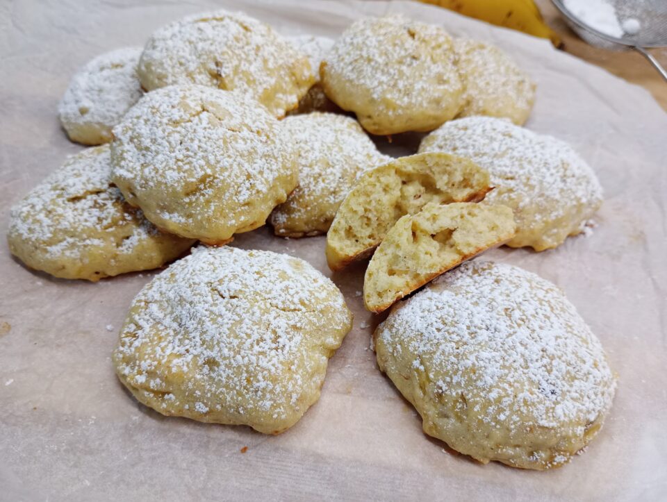 La cosa meravigliosa è che i Biscotti alla Banana sono semplicissimi da preparare, richiedono pochissimi ingredienti e ancora meno tempo