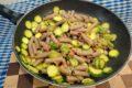 Pasta di grano saraceno con zucchine e guanciale