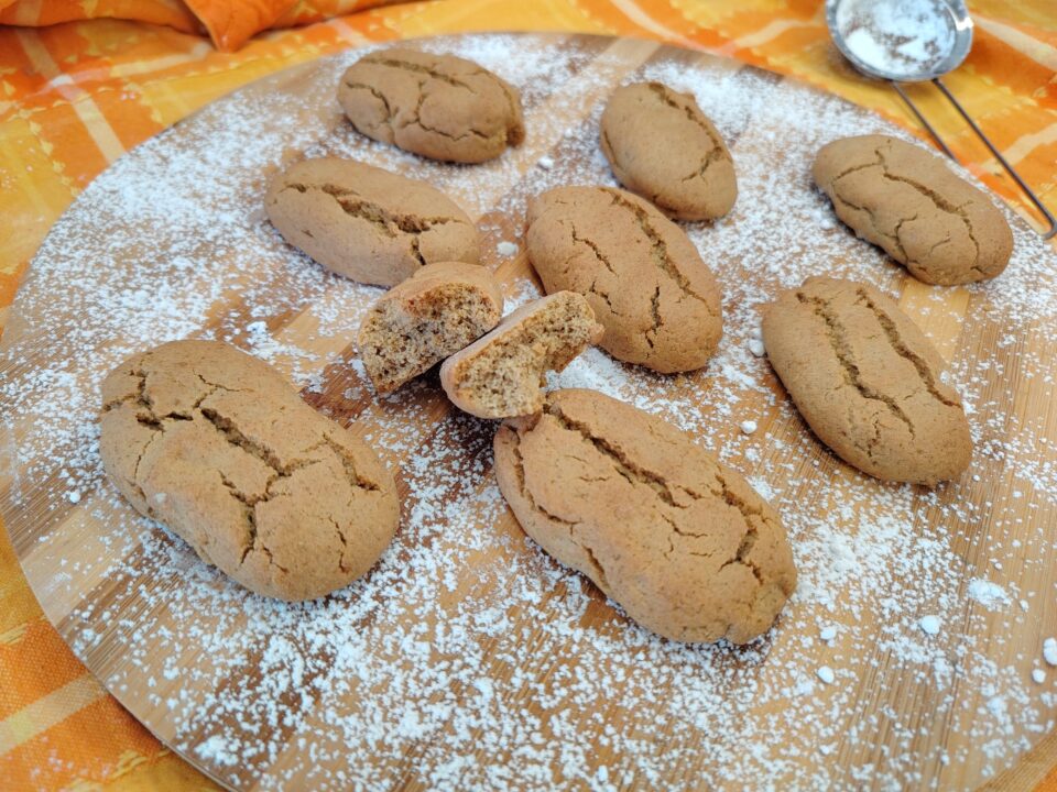 Biscotti grano saraceno e riso in friggitrice ad aria senza glutine: rustici, sani e pronti in un lampo. La ricetta di Giusy buona per tutti!
