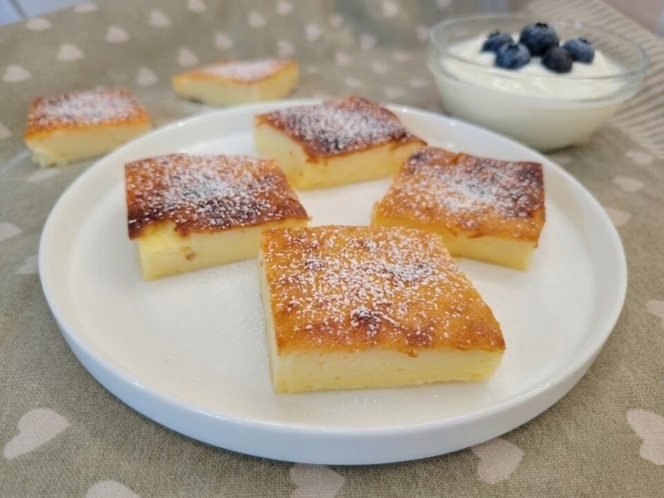 Torta budino allo yogurt e mascarpone friggitrice ad aria: se cercate un dolce unico, facilissimo e che si scioglie in bocca, siete nel posto giusto! 