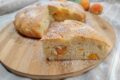 Torta soffice al latte e albicocche: la ricetta semplice e genuina
