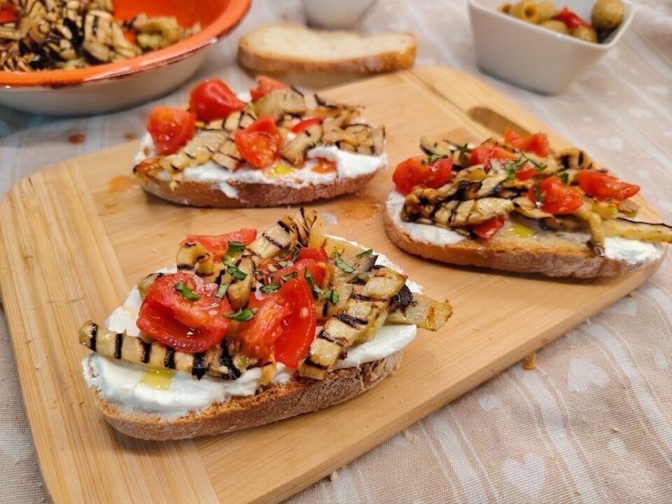 Bruschette Ricotta Melanzane e Pomodorini. 