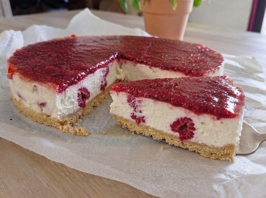 Torta fredda yogurt e lamponi: una freschezza irresistibile. 