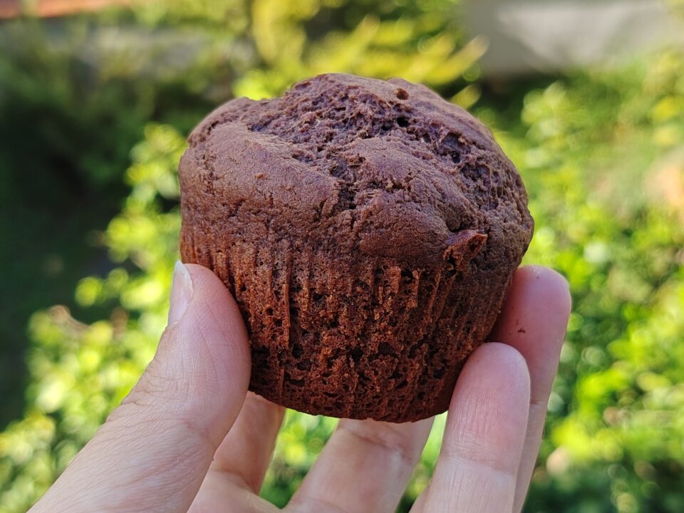 Muffin Senza Glutine al Cacao e Ricotta: Morbidissimi, Golosi e Veloci. Oggi vi propongo dei muffin al cacao e ricotta davvero irresistibili.