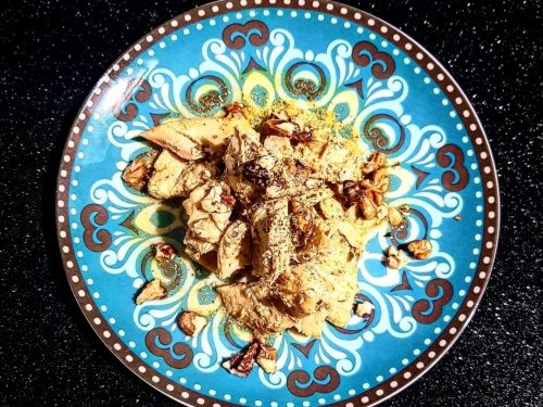 Straccetti di pollo al curry e noci – ricetta