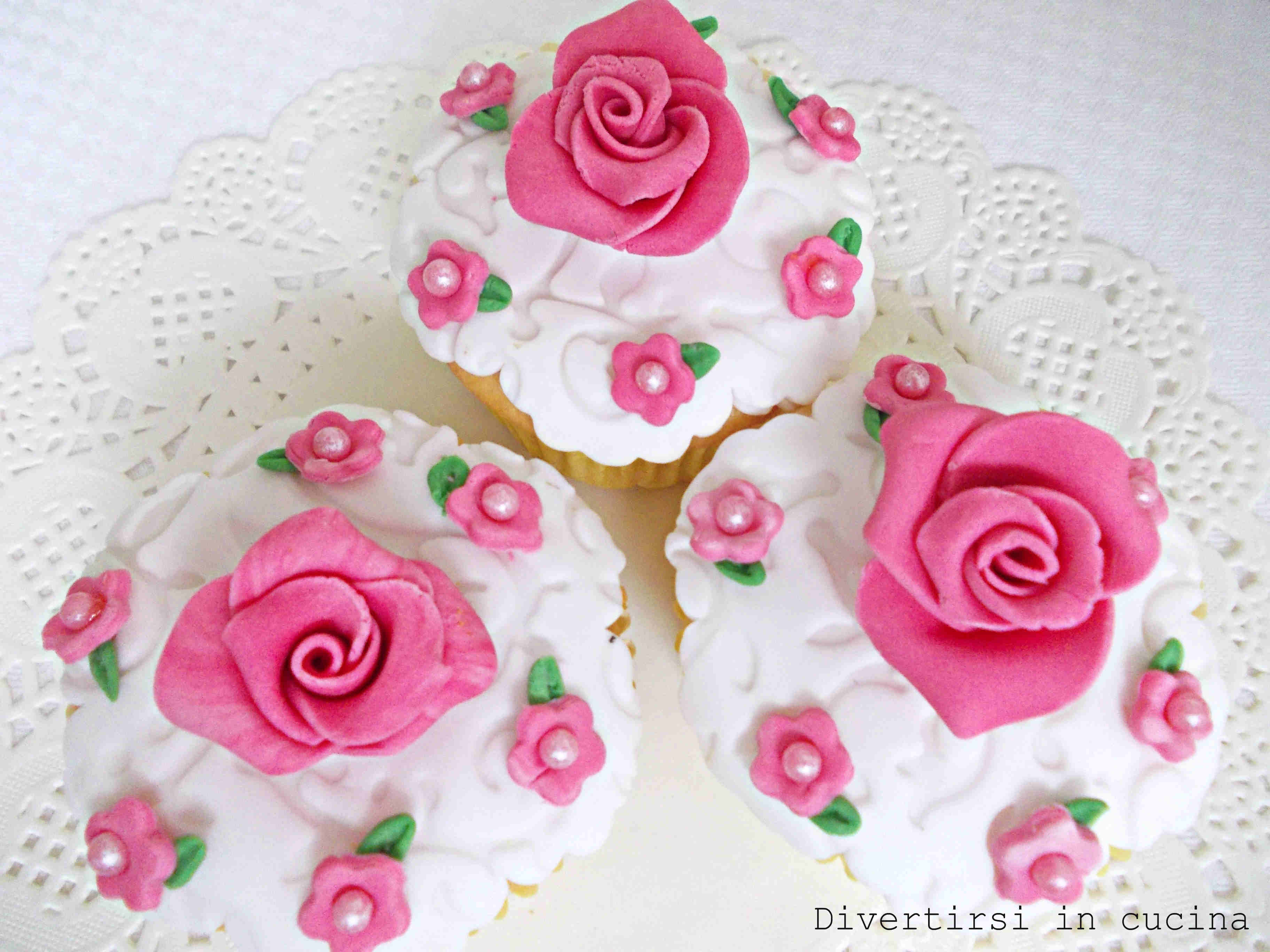per decorare torte Set di 10 stampini per biscotti a forma di fiore in pizzo pasta di zucchero fondente cupcake 