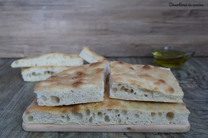 Focaccia con lievito madre non rinfrescato - Divertirsi in cucina