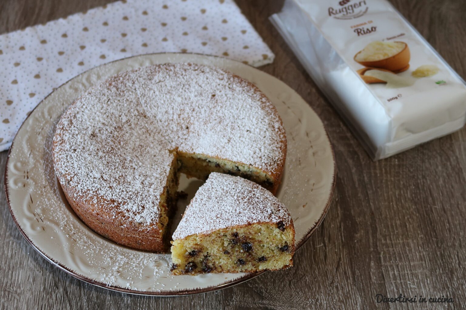 Torta con farina di riso e gocce di cioccolato - Divertirsi in cucina
