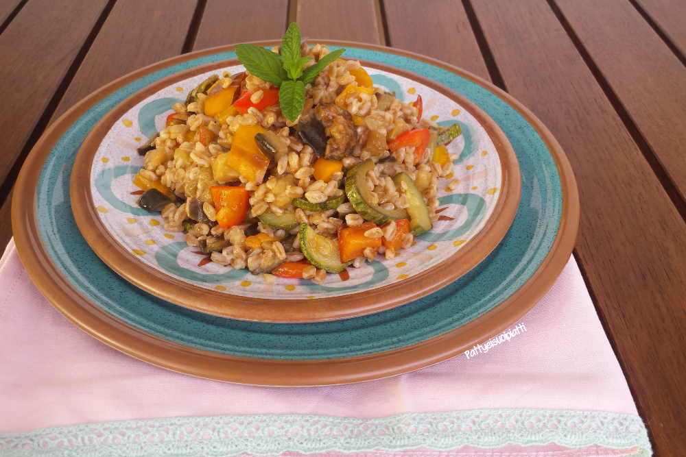 insalata di farro e verdure saltate