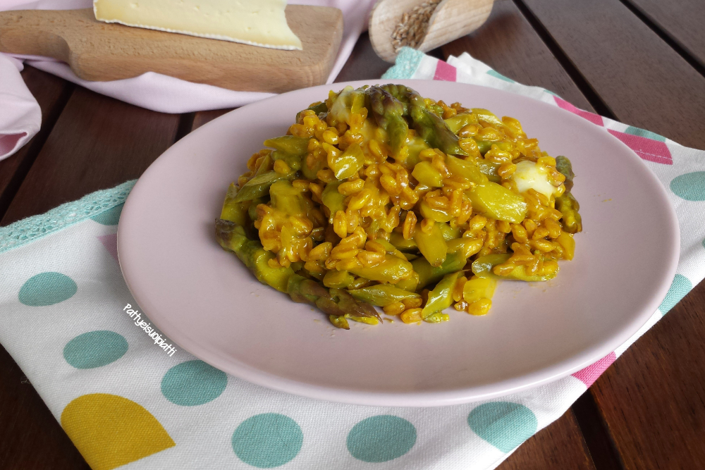 farro allo zafferano con asparagi e brie