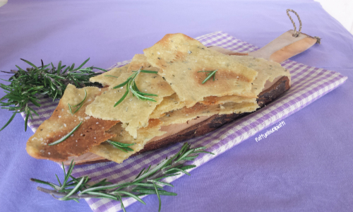 schiacciata di kamut e rosmarino