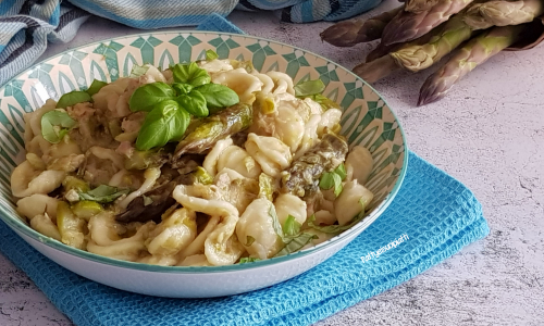 orecchiette con asparagi e tonno