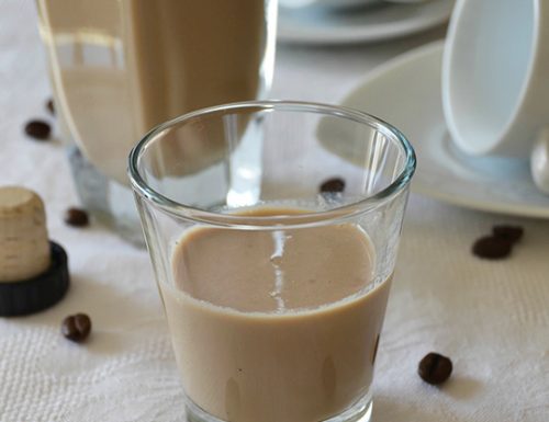 Liquore alla crema di caffè fatto in casa