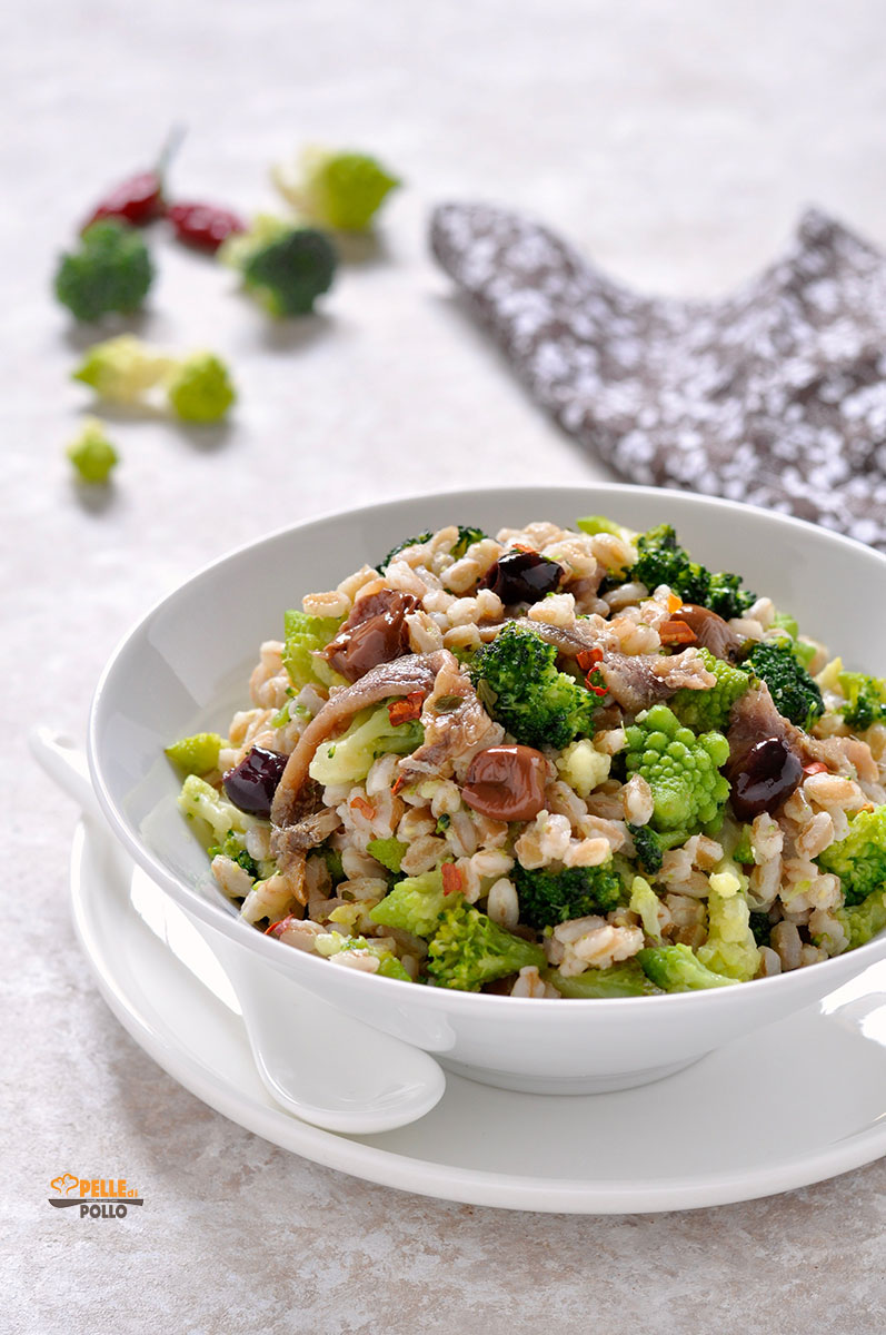 insalata di farro con broccoli e alici