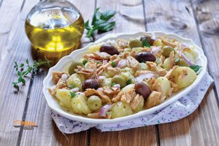 insalata di tonno con patate e olive
