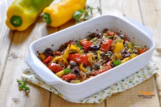 peperoni gratinati con capperi e olive