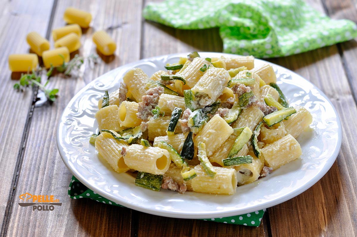 pasta con zucchine e salsiccia cremosa