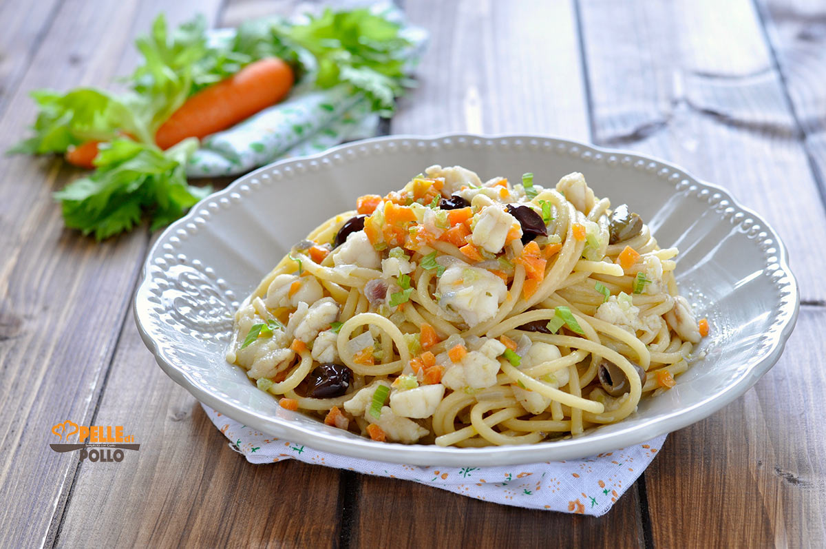 spaghetti con rana pescatrice e verdure