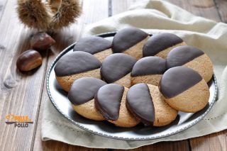 biscotti con farina di castagne e cioccolato