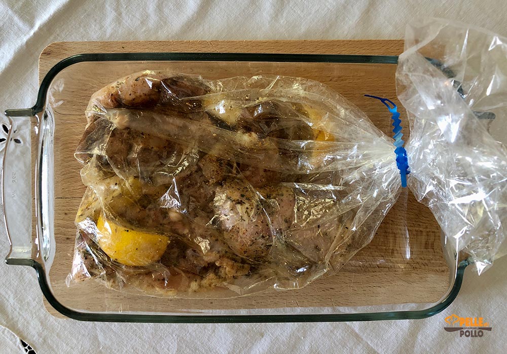 Pollo al saccoccio tenero e semplicissimo - Con erbe aromatiche e spezie