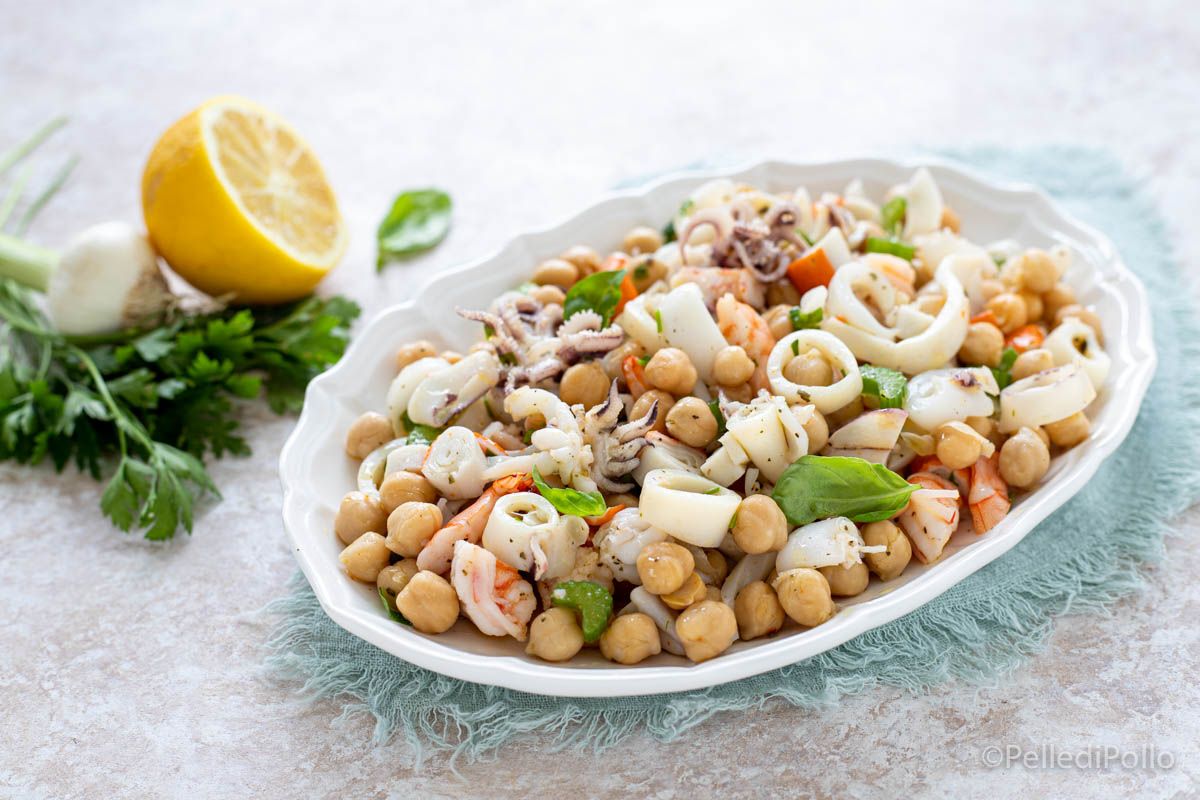 Insalata di mare con ceci Semplice, fresca e gustosa